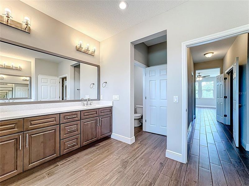 Furnished interior view inside a new home in , Orlando (Image 5).