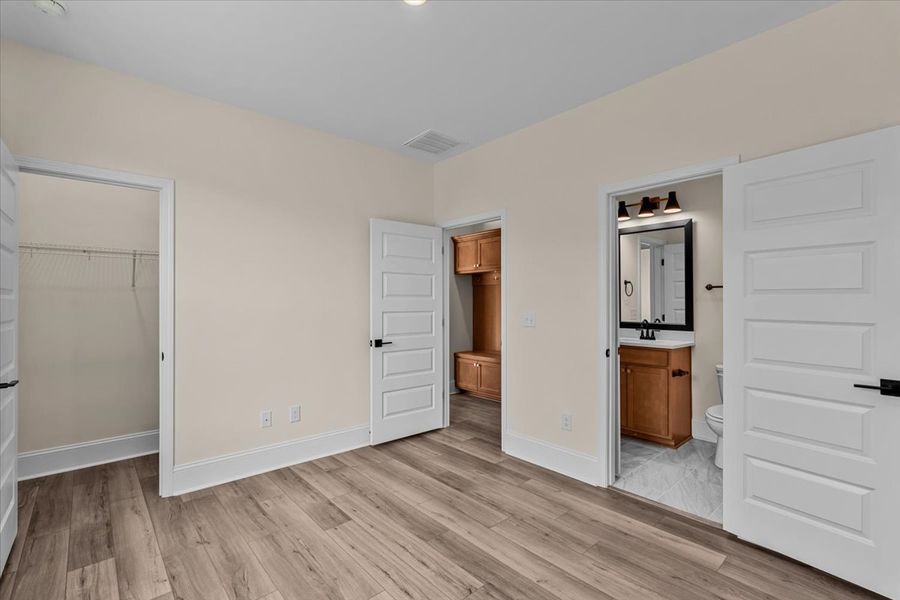 Spacious, unfurnished interior of a new home in Hanes Lake, Winston-Salem (Image 28).