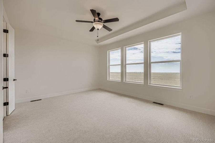 Spacious, unfurnished interior of a new home in Timber Ridge, Colorado Springs (Image 16).