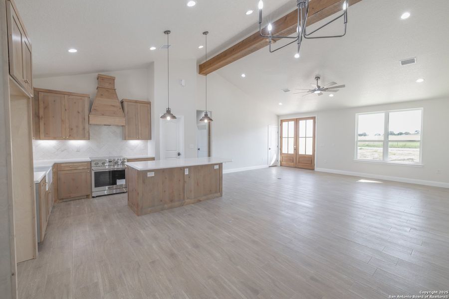 Spacious, unfurnished interior of a new home in , Poteet (Image 13).