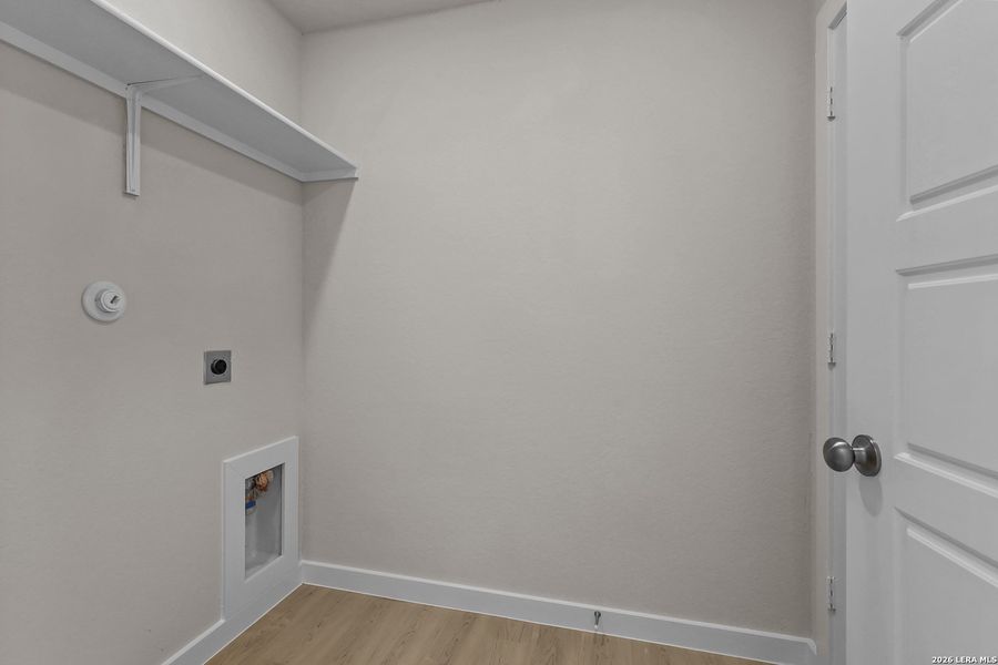 Spacious, unfurnished interior of a new home in Summerlin, San Antonio (Image 24). Spacious, unfurnished interior of a new home in Summerlin, San Antonio (Image 24).