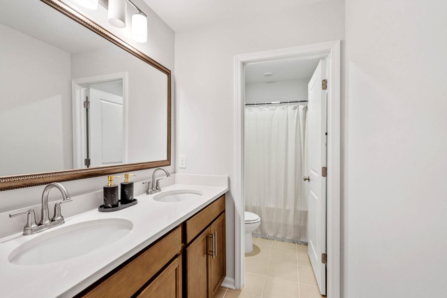 Furnished interior view inside a new home in , Beaufort (Image 36).