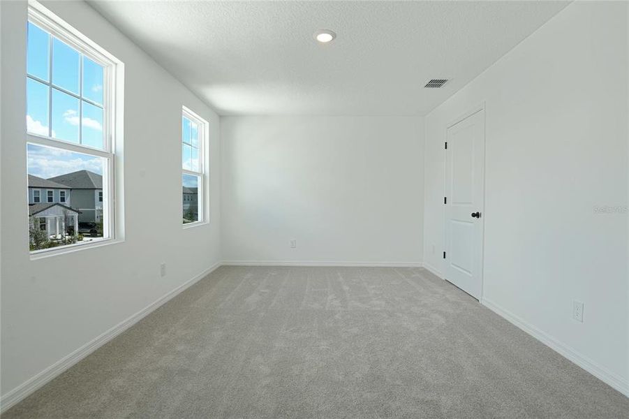 Spacious, unfurnished interior of a new home in Ellington Place, St. Cloud (Image 24).