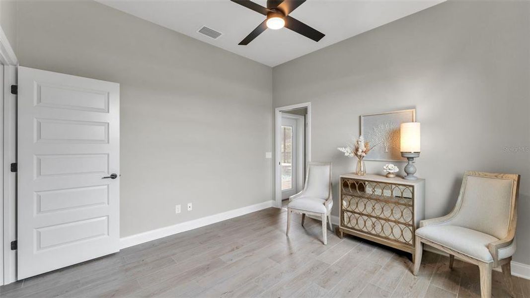 Spacious, unfurnished interior of a new home in , Lakeland (Image 25).