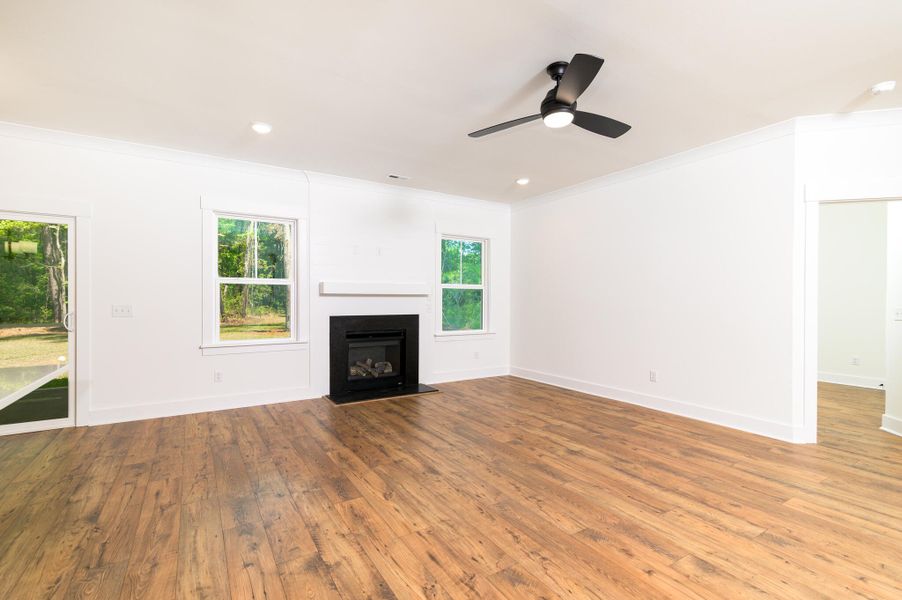 Spacious, unfurnished interior of a new home in , Charleston (Image 40).