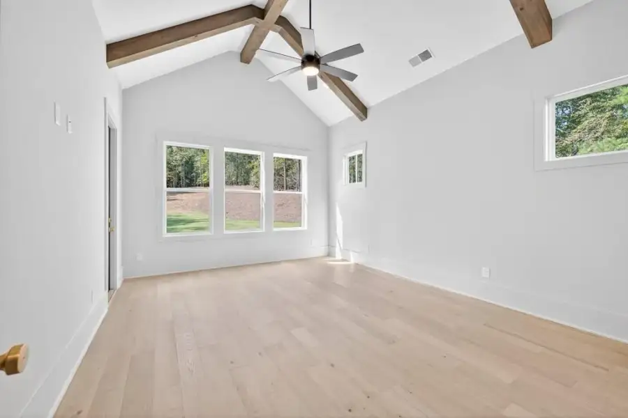 Spacious, unfurnished interior of a new home in The Manors, Jefferson (Image 21).