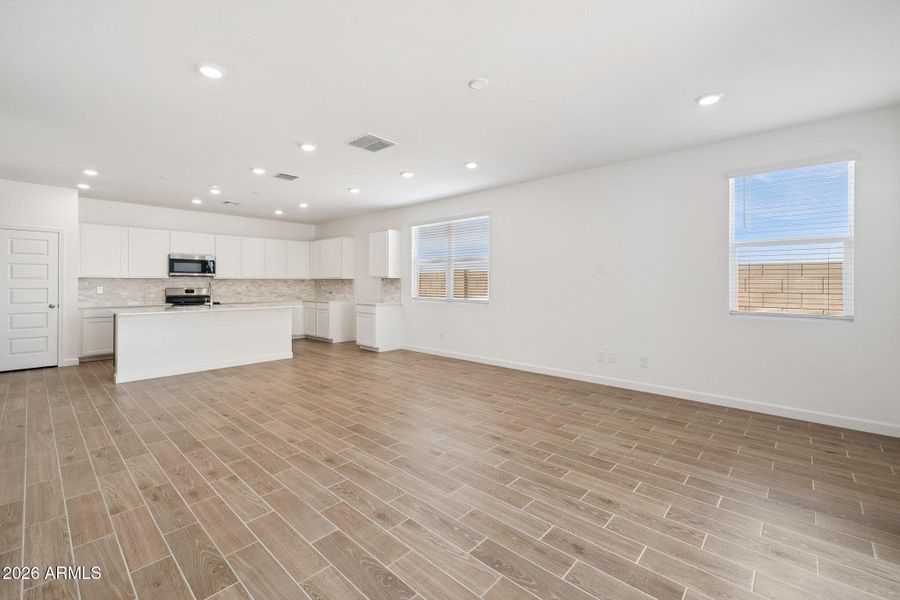 7-web-or-mls-24254-w-hacienda-ave-lot-22