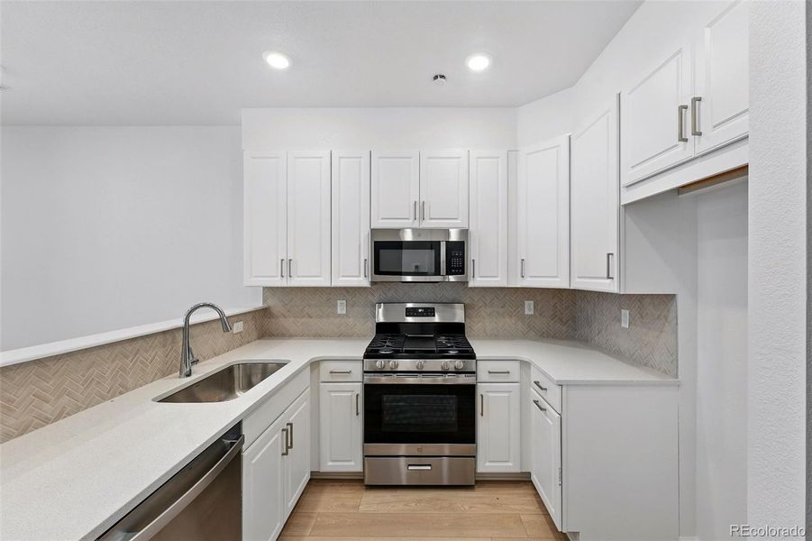 17123 W 91st Lane ~ Ready Now