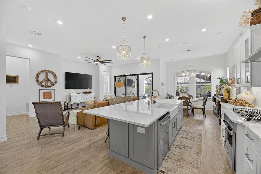Furnished interior view inside a new home in SouthShore Yacht Club: Somerset Preserve, Ruskin (Image 48).