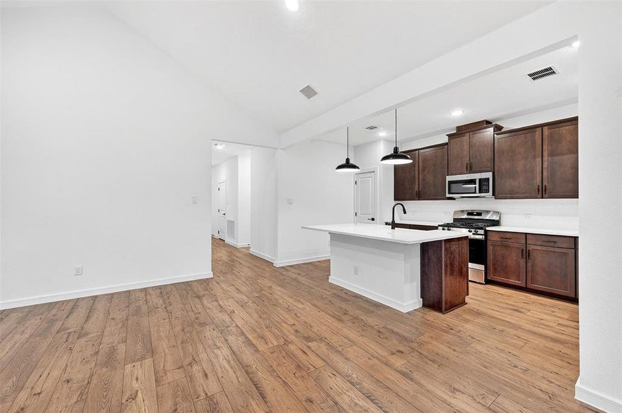Furnished interior view inside a new home in Caldwell Lakes, Dallas (Image 13).