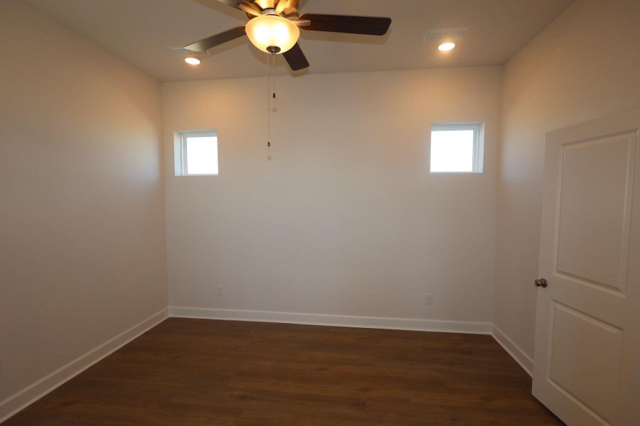 Spacious, unfurnished interior of a new home in Pomona 40' Homesites, Manvel (Image 3).