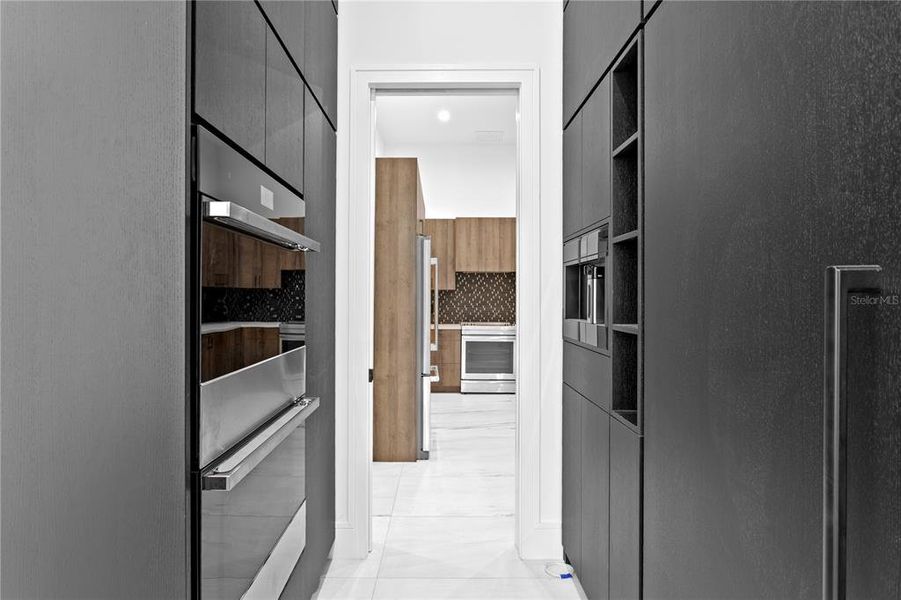 Furnished interior view inside a new home in Snell Isles, St. Petersburg (Image 55). Furnished interior view inside a new home in Snell Isles, St. Petersburg (Image 55).