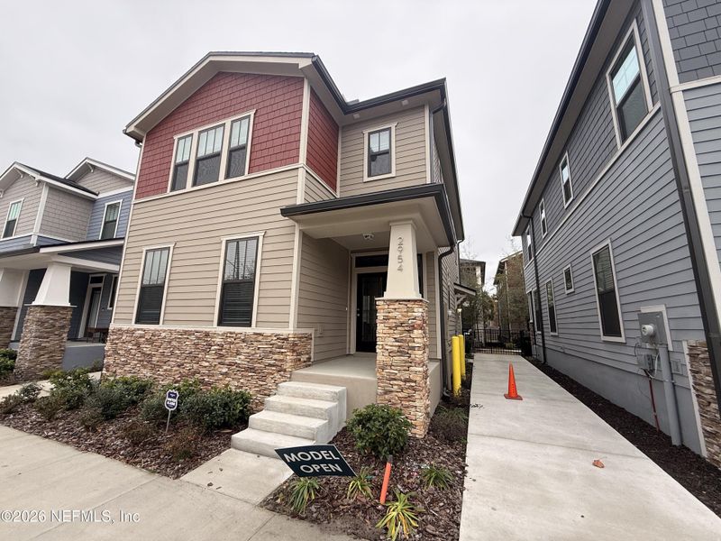 Exterior details and patio area of a home in , Jacksonville (Image 22).