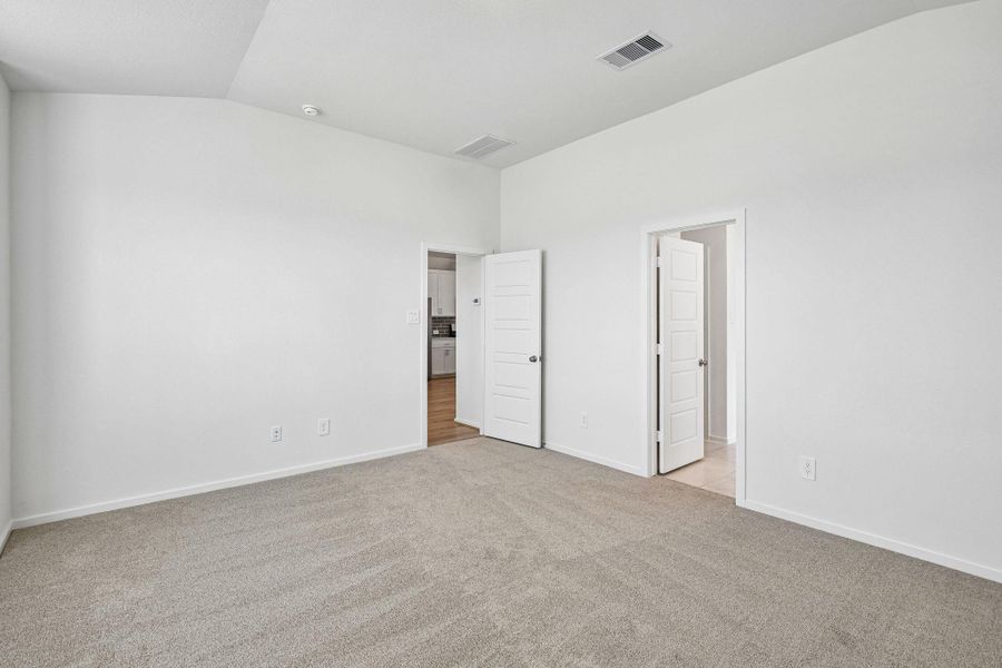 Spacious, unfurnished interior of a new home in Riviera Pines - Premier Series, Huffman (Image 28).