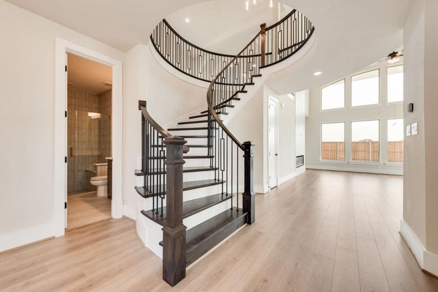 Spacious, unfurnished interior of a new home in Park Place, Prosper (Image 21). Spacious, unfurnished interior of a new home in Park Place, Prosper (Image 21).