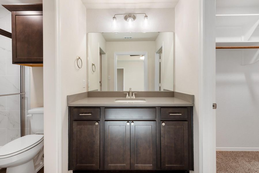 Furnished interior view inside a new home in , Navasota (Image 6).