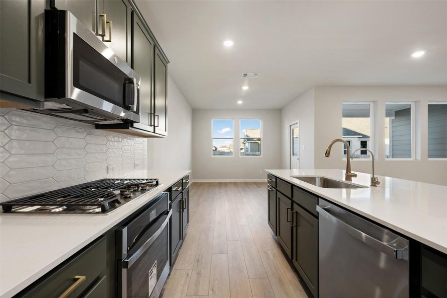 Photos are representative images and renderings for illustrative purposes only. Actual structural options and design images of the home may vary. Photos are representative images and renderings for illustrative purposes only. Actual structural options and design images of the home may vary.
