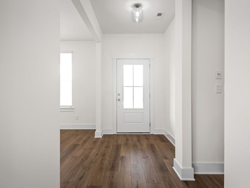 Spacious, unfurnished interior of a new home in Woods Crossing, Gallatin (Image 25).