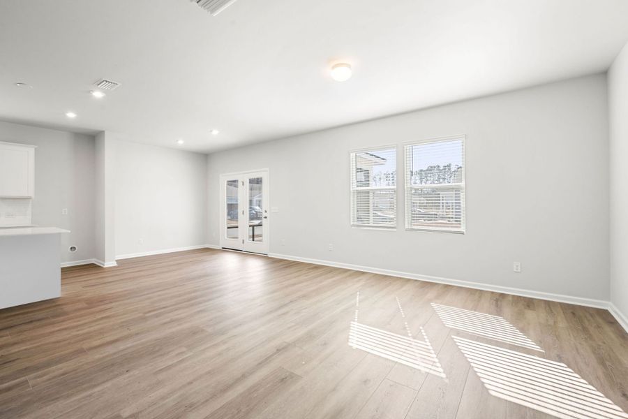 Spacious, unfurnished interior of a new home in Heartwood, Richmond Hill (Image 28).