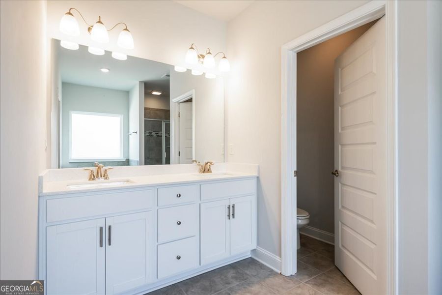 Furnished interior view inside a new home in Oakview Estates, Macon (Image 8).