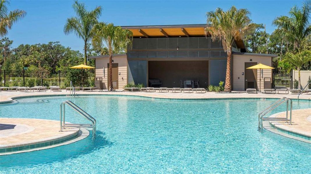 Community amenities in Oakfield Lakes, Parrish (Image 11).