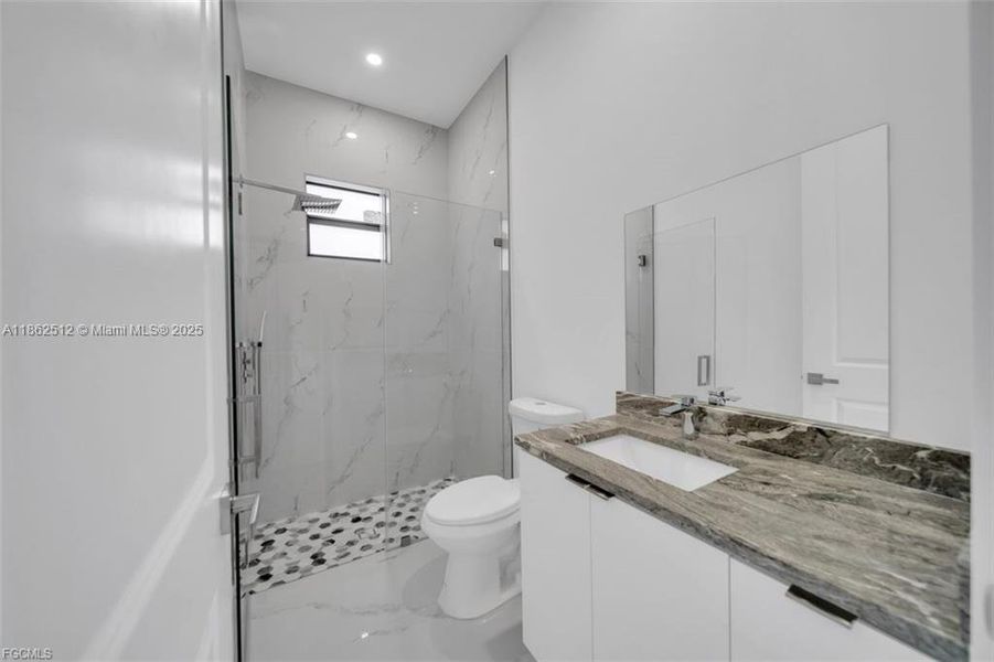 Image 43 of a home in .