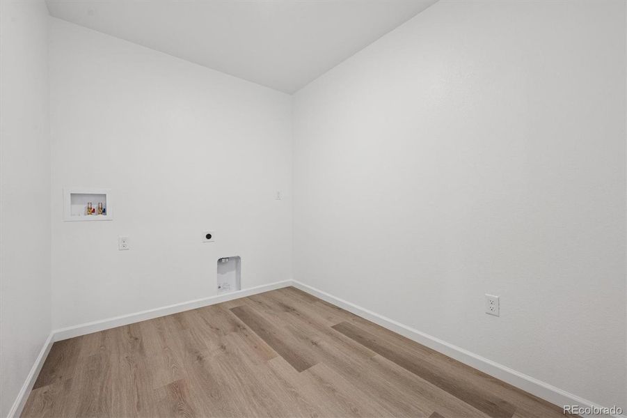 Spacious, unfurnished interior of a new home in Vista West, Keenesburg (Image 22).