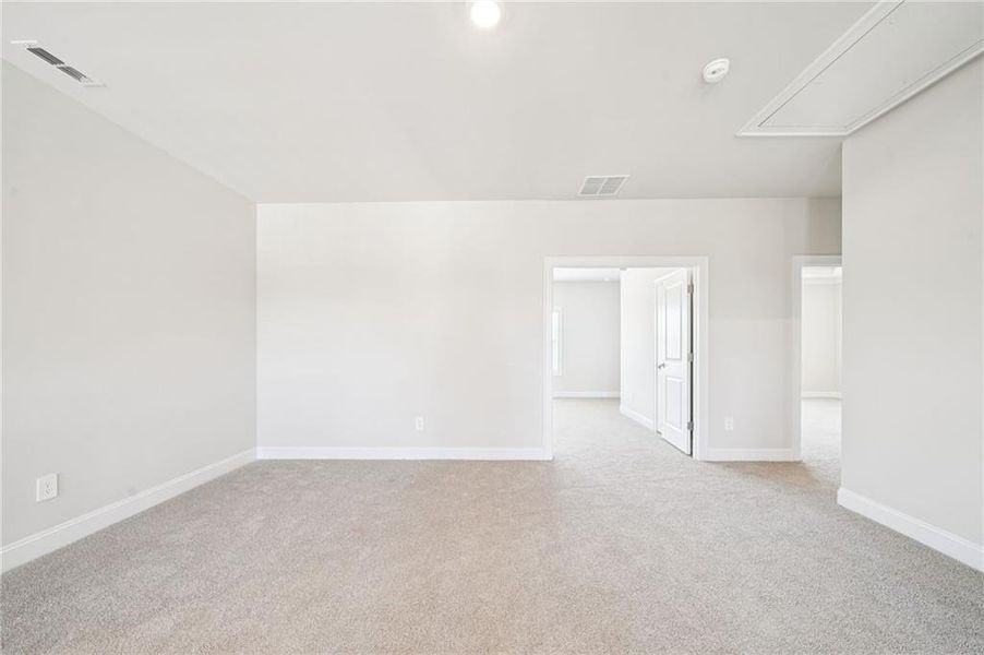 Spacious, unfurnished interior of a new home in River Pointe, Monroe (Image 49).