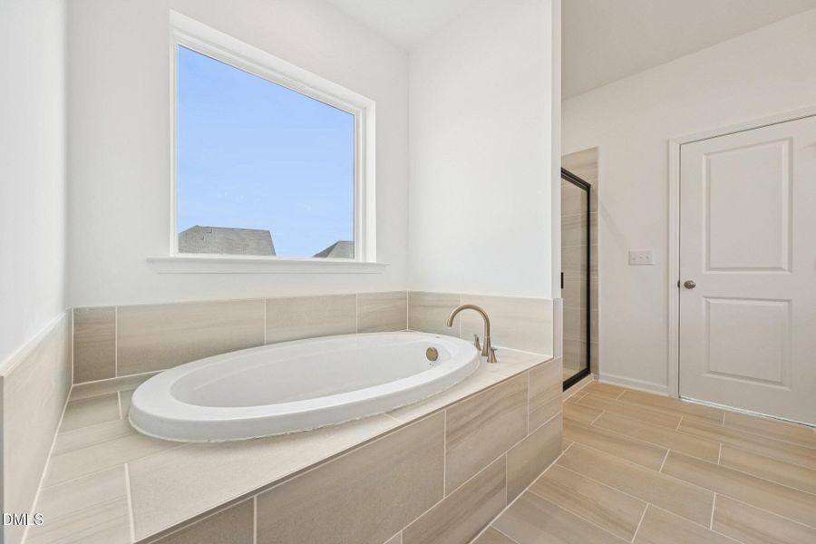 26-web-or-mls-Ken Dr-S2402-026