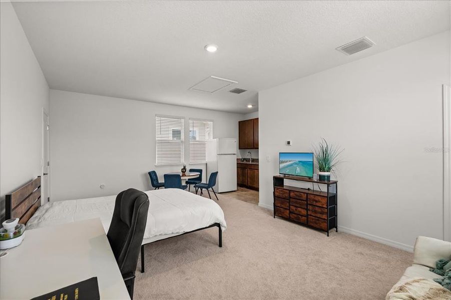 Furnished interior view inside a new home in , Winter Garden (Image 18).