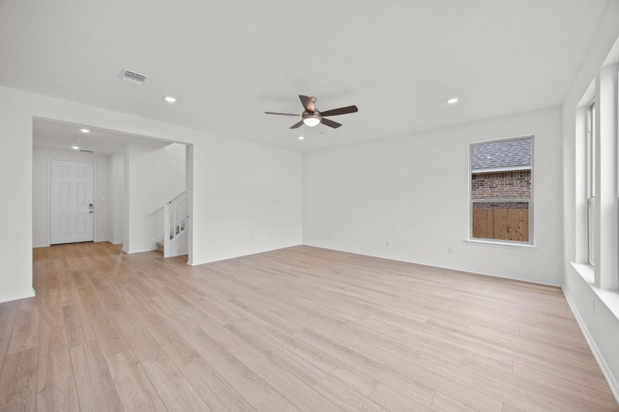 Spacious, unfurnished interior of a new home in Salerno - Classic Collection, Round Rock (Image 14). Spacious, unfurnished interior of a new home in Salerno - Classic Collection, Round Rock (Image 14).