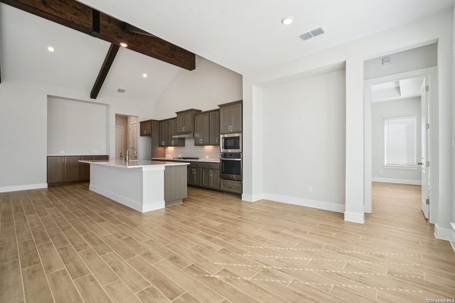 Furnished interior view inside a new home in Meyer Ranch, New Braunfels (Image 11).