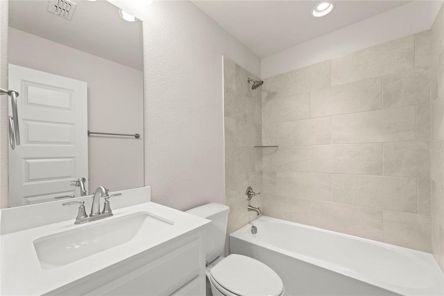 Furnished interior view inside a new home in River Ranch, Van Alstyne (Image 8).