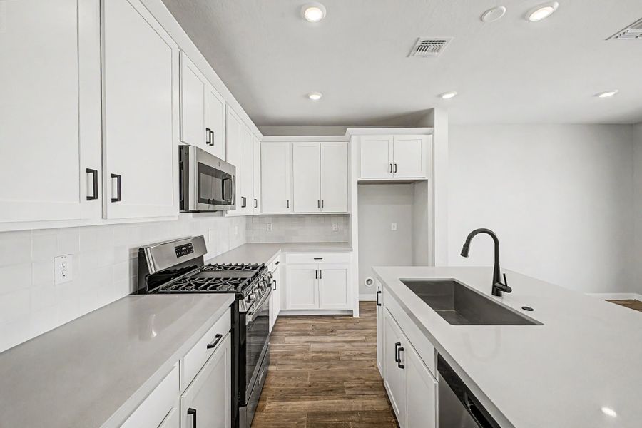 Furnished interior view inside a new home in Citrus Park, Goodyear (Image 4).