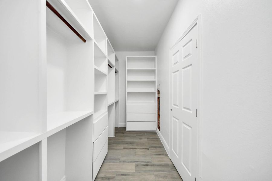 Spacious, unfurnished interior of a new home in , Cleveland (Image 28).