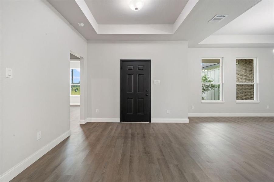 Spacious, unfurnished interior of a new home in , Greenville (Image 14).