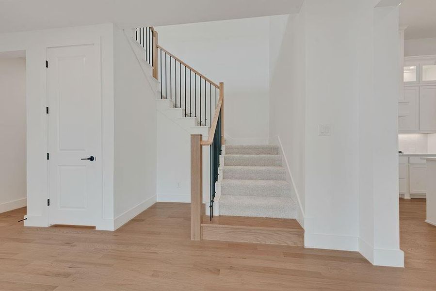 Spacious, unfurnished interior of a new home in Tavolo Park, Fort Worth (Image 22).