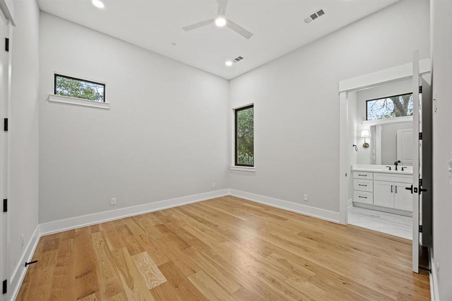 Spacious, unfurnished interior of a new home in , Dallas (Image 20). Spacious, unfurnished interior of a new home in , Dallas (Image 20).