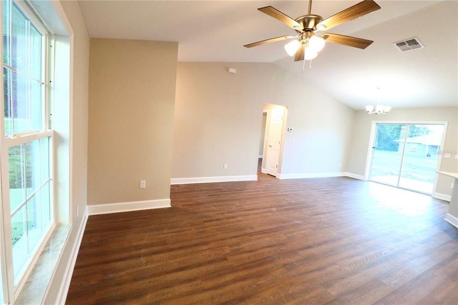 Spacious, unfurnished interior of a new home in , Summerfield (Image 22).