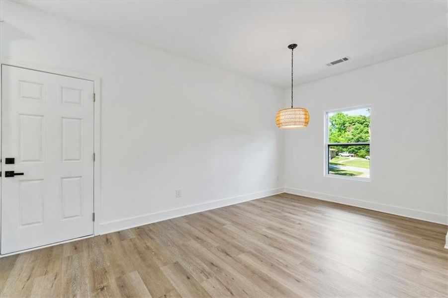 Spacious, unfurnished interior of a new home in , Fairburn (Image 35).