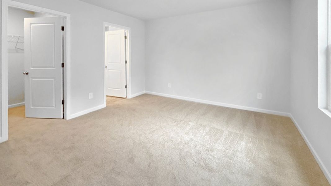 Spacious, unfurnished interior of a new home in Saddle Trace, Lewisburg (Image 26).