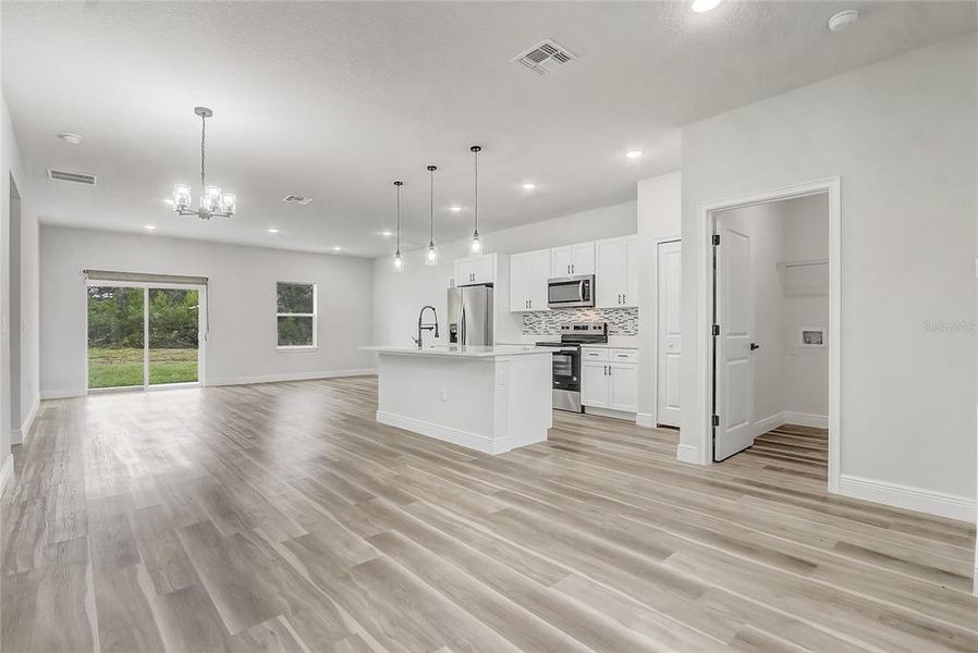 Spacious, unfurnished interior of a new home in , Ocala (Image 23).