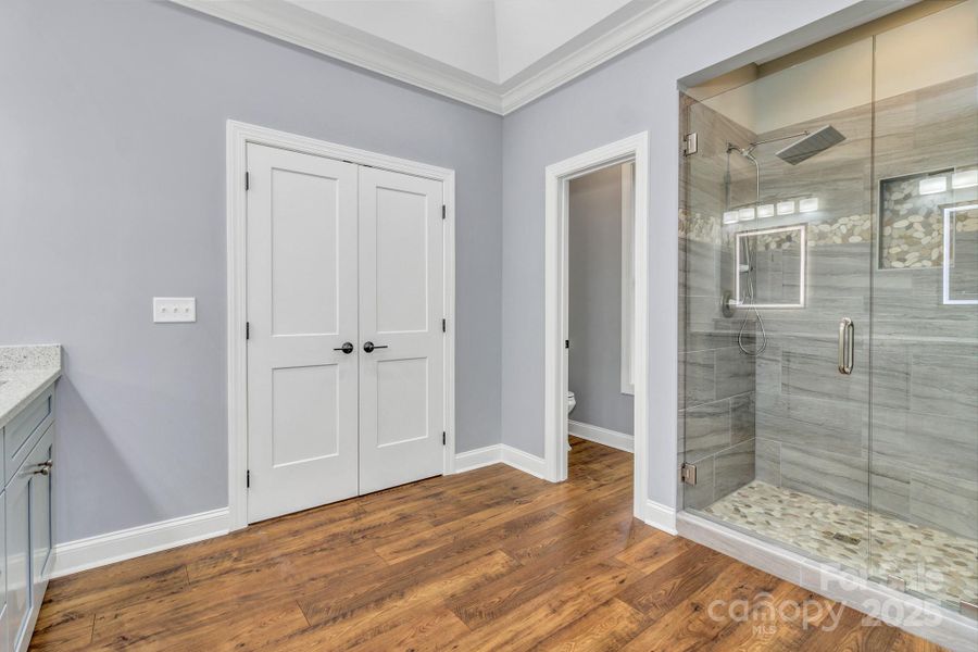 Spacious, unfurnished interior of a new home in , Mars Hill (Image 19).