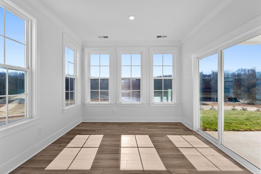 Spacious, unfurnished interior of a new home in Hanes Lake, Winston-Salem (Image 19).