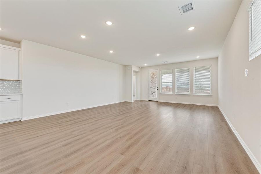 Spacious, unfurnished interior of a new home in Walden Pond, Forney (Image 21).