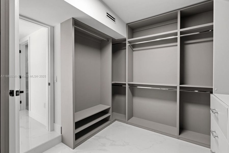 Image 16 of a home in . Image 16 of a home in .