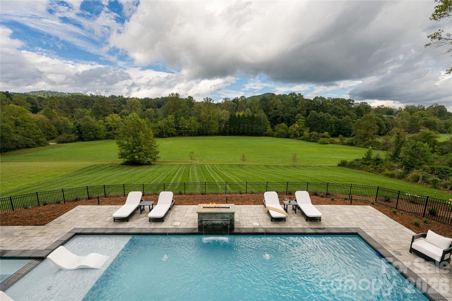 Community amenities in , Arden (Image 34).