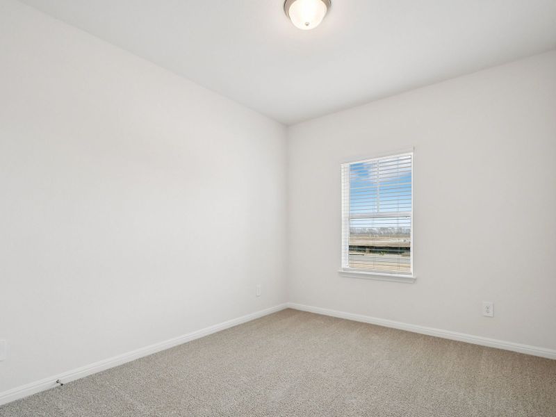 Spacious, unfurnished interior of a new home in Riverbend at Double Eagle - Reserve Collection, Cedar Creek (Image 10).