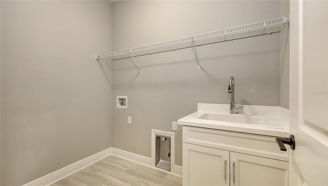 Furnished interior view inside a new home in Palm Grove, Lakewood Ranch (Image 9).