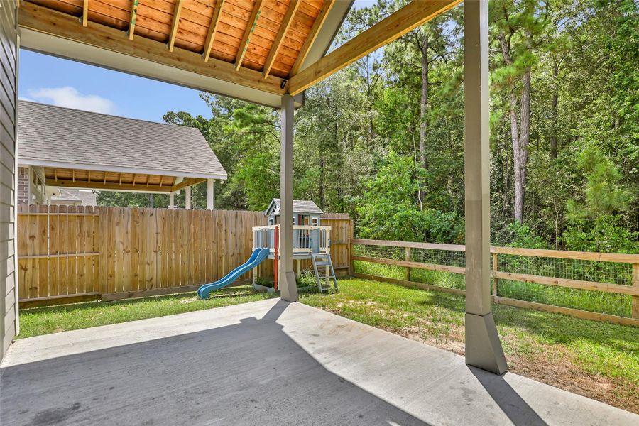 Exterior details and patio area of a home in , Anahuac (Image 26).